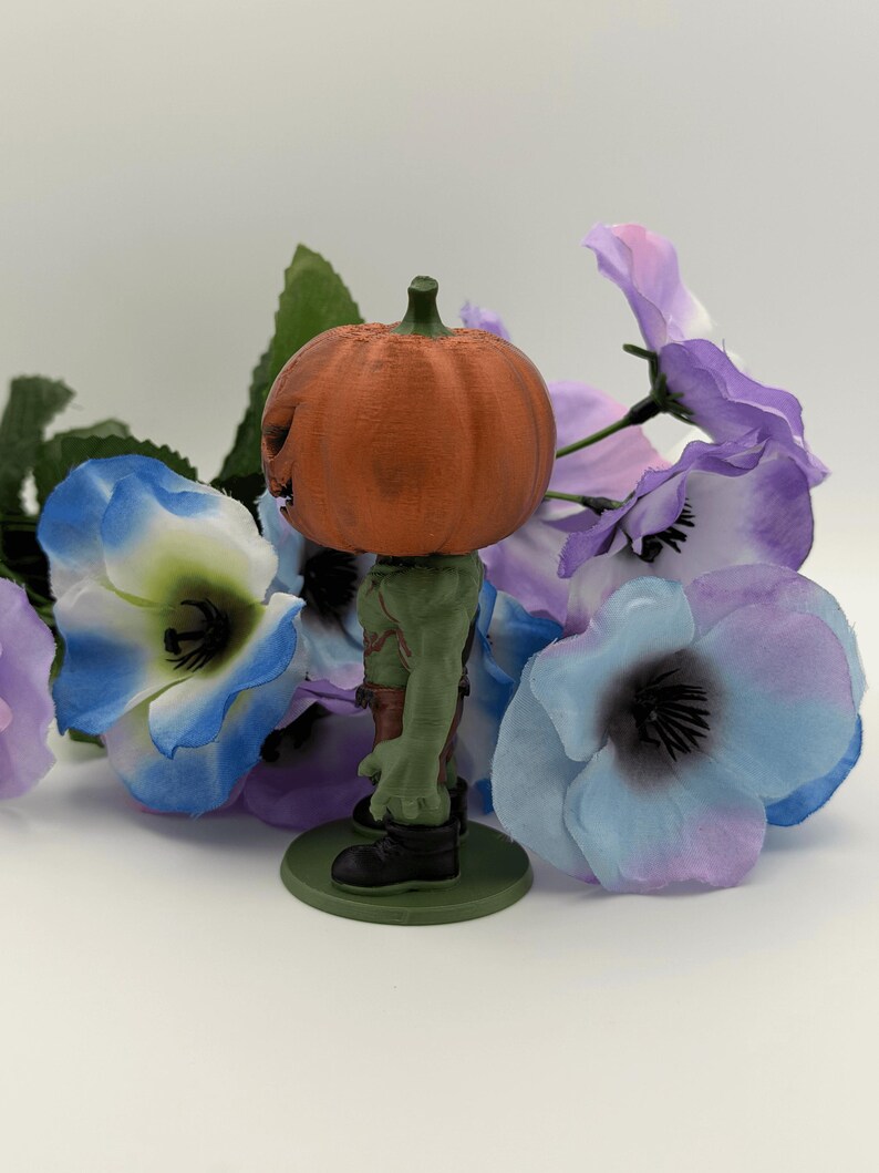 Pumpkin Head Zombie – Hand-Painted 3D Printed Halloween Decor Figure