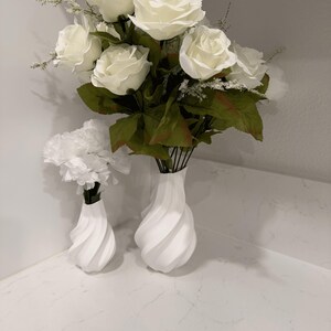 Modern Organic Sculptural Vase – Minimalist Contemporary Home Decor