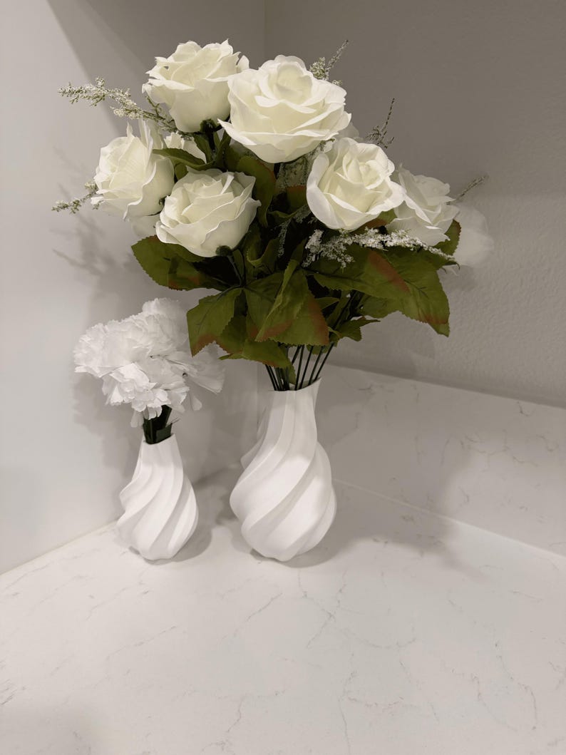 Modern Organic Sculptural Vase – Minimalist Contemporary Home Decor