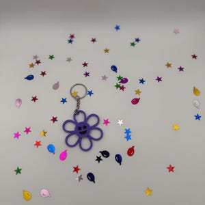 3D Printed Smiley Daisy Keychain
