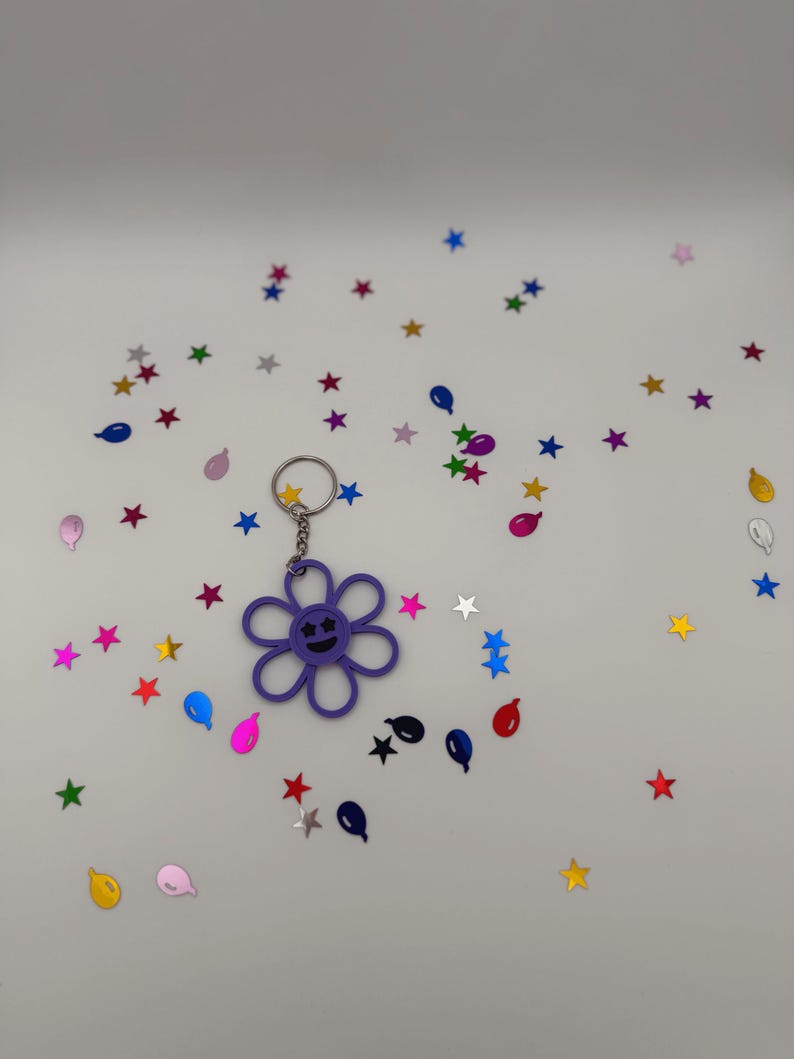 3D Printed Smiley Daisy Keychain