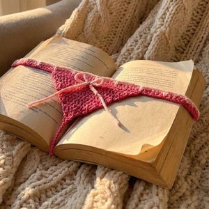Crochet Bikini Bookmark Pattern, Cute Book Lover PDF, Bow Bookmark Design, Beginner Friendly