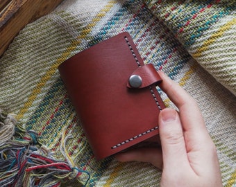 The Compact Leather Mountain Purse