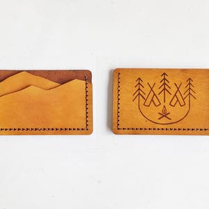 Cartera de montaña de cuero, tarjetero de cuero personalizado, billetera cosida a mano, regalo de campamento, billetera de hombre de montaña, tarjetero para novio