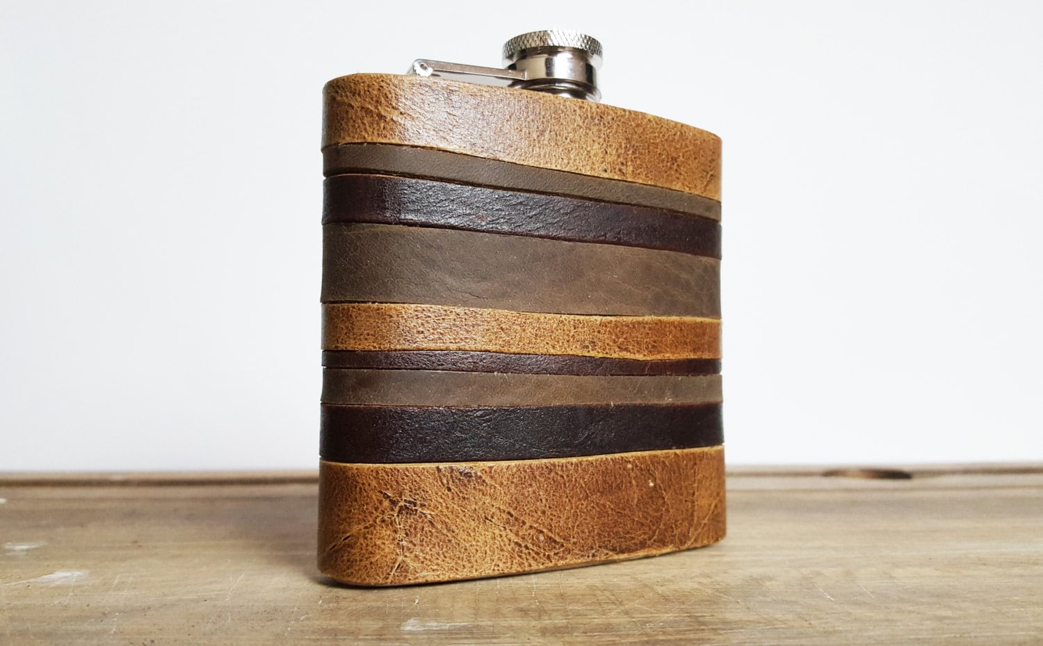 Personalizzato 6oz pelle Sintetica Hip Flask Grigio Personalizzato Iniziali Nome Cerchio Qualità Premium