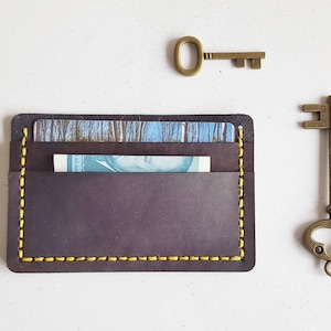 Tarjetero de cuero, billetera personalizada con puntadas en contraste, tarjetero personalizado de cuero teñido, cosido a mano, regalo para novio, billetera de cuero personalizada