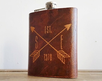 Personalised Leather Hip Flask Crossed arrows monogram Customised genuine leather flask Personalised rustic hip flask Leather flasks for men