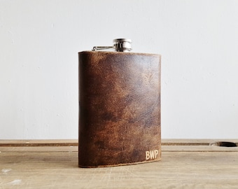 Personalised Leather Hip Flask, Groomsmen leather flask gift, Initalled hip flask for men, Customised leather goods