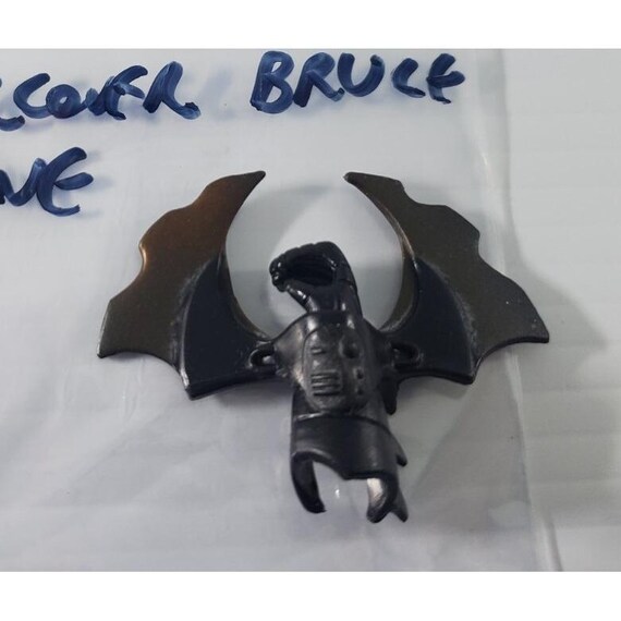 Adventures of Batman: Undercover Bruce Wayne Gauntle, 1998 Kenner Part Accessory