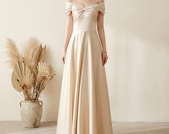 Champagne Satin Bridesmaid Dress Elegant Wedding Party Dress Sleeveless Formal Gown Minimalist Maxi Dress Special Occasion Dress