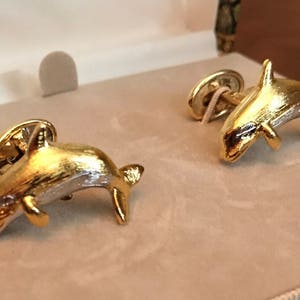 Original Vintage SWANK Arts of the World Dolphin Cufflinks image 2