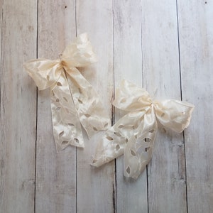 Ivory Wedding Bows, Pew Bows, Wedding Bows, Wired Bows, Large Bows, Church Bows, Wedding Decor, Ready to Ship