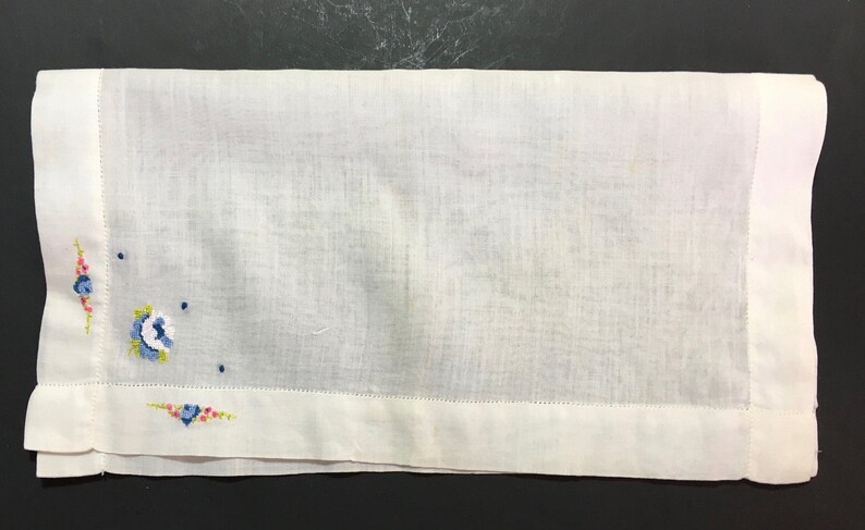 Ladies Handkerchief Wedding Handkerchiefs Wedding Accessories Vintage Embroidered Hankie Gift for Her Bridal Hanky Bridal Shower Gift
