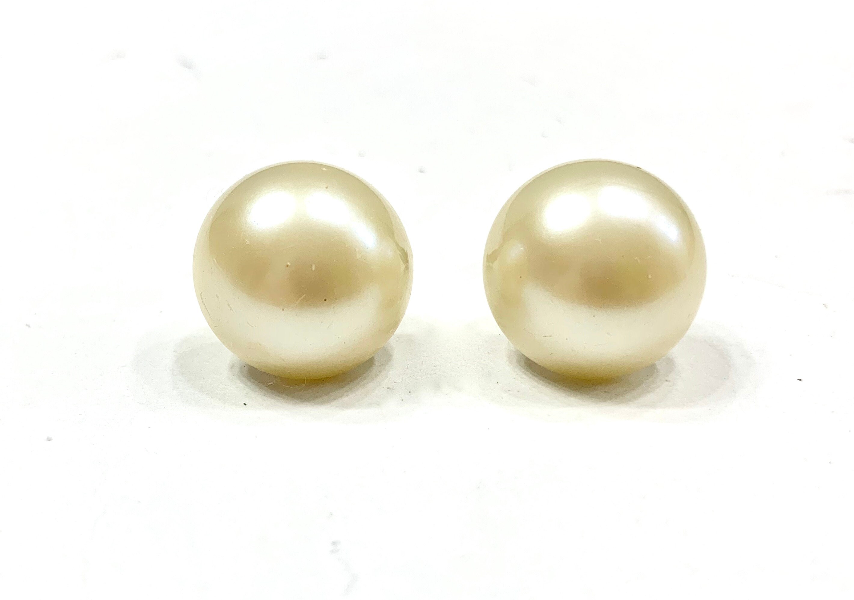 Faux Pearl Button Earrings Small Clip On Earrings Made in Etsy.de