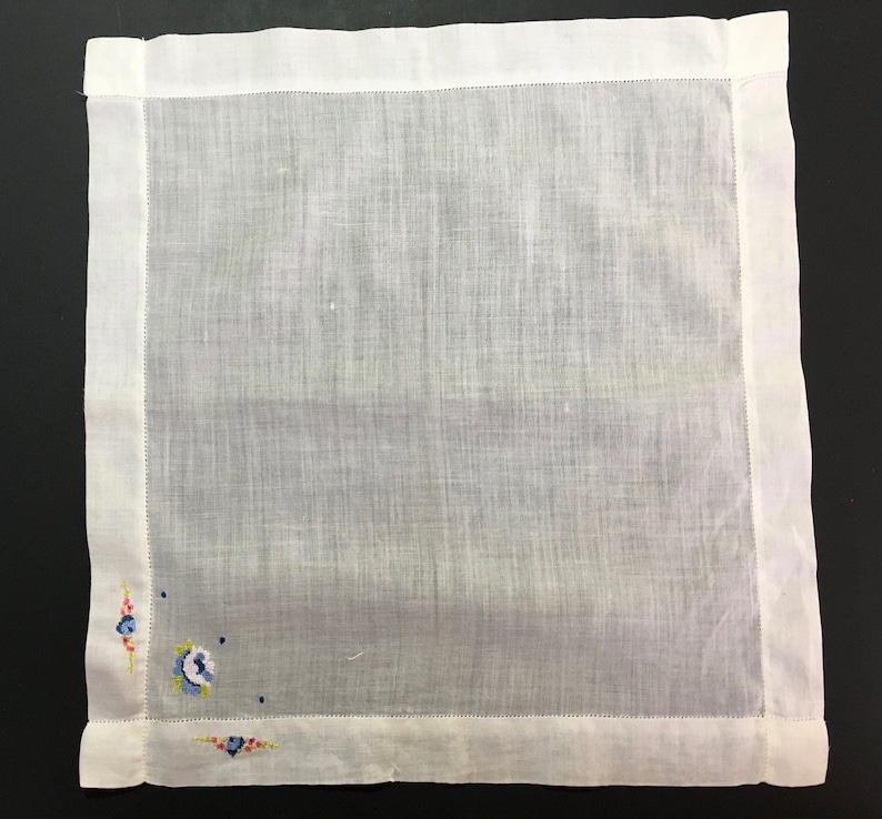 Ladies Handkerchief Wedding Handkerchiefs Wedding Accessories Vintage Embroidered Hankie Gift for Her Bridal Hanky Bridal Shower Gift