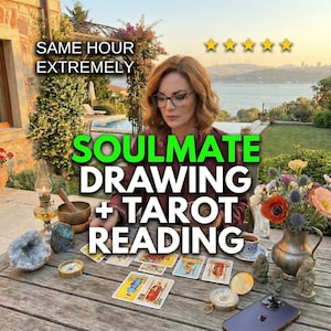 Può includere: Una persona con capelli ramati e occhiali siede a un tavolo di legno con carte dei tarocchi, un cristallo, una lampada a olio in ottone, una ciotola di metallo e un vaso di fiori. Testo: SAME HOUR EXTREMELY SOULMATE DRAWING + TAROT READING.
