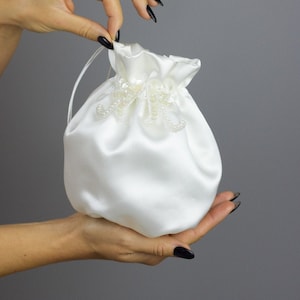 Borsa di lusso in raso avorio beige crema avorio per la tua borsa da sposa per comunione borsa da sposa pochette accessorio in raso pizzo ricamo
