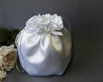 Sac à main en satin blanc pour votre mariage, occasion spéciale, communion, noeud en satin, cadeau de mariée, cadeau de mariage, porte-monnaie pour la douche nuptiale