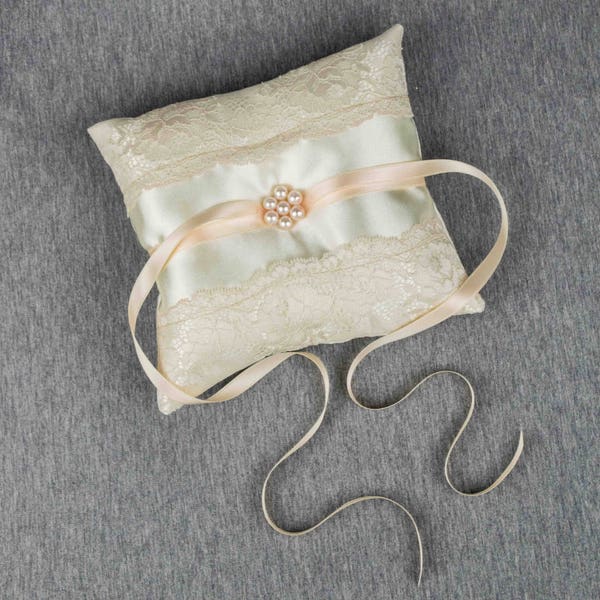 Elegant ring bearer pillow cushion for your wedding ideal wedding present bride ivory cream beige pearls Bridal gift Wedding present