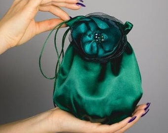 Elegant bag purse green emerald forest wedding spring summer satin purse satin money bag communion Irish green dress accessory , clutch