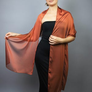 Chal fucsia, chal fucsia transparente, chal rosa, bufanda fucsia, papel de regalo para damas de honor, encogimiento de hombros para boda, chal para madre de la novia, chal de gasa para mujer Cinnamon