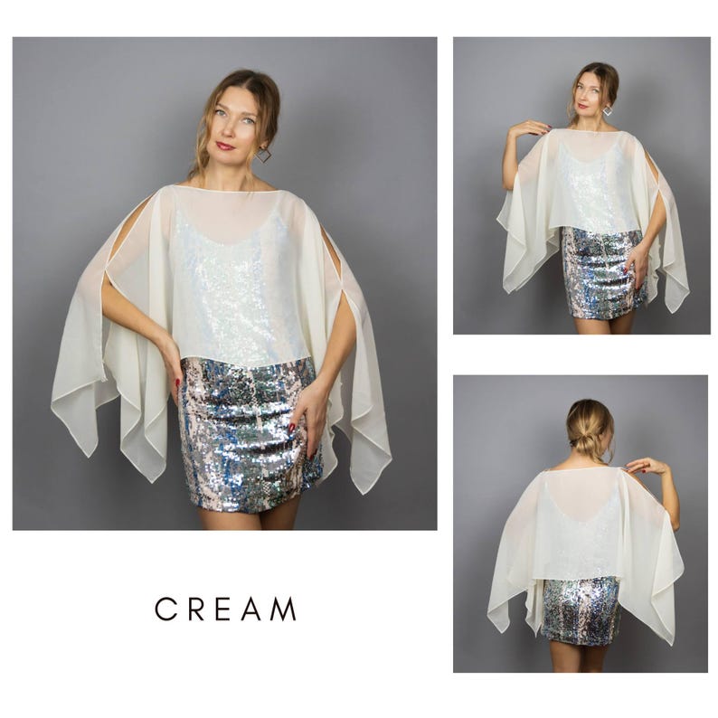 K&ouml;nnte beinhalten: Cremefarbenes Chiffon-Cape-Top mit offenen &Auml;rmeln, kombiniert mit einem Pailletten-Minirock. Das Bild zeigt das Outfit aus verschiedenen Blickwinkeln. Das Wort "CREAM" ist unten im Bild aufgedruckt.