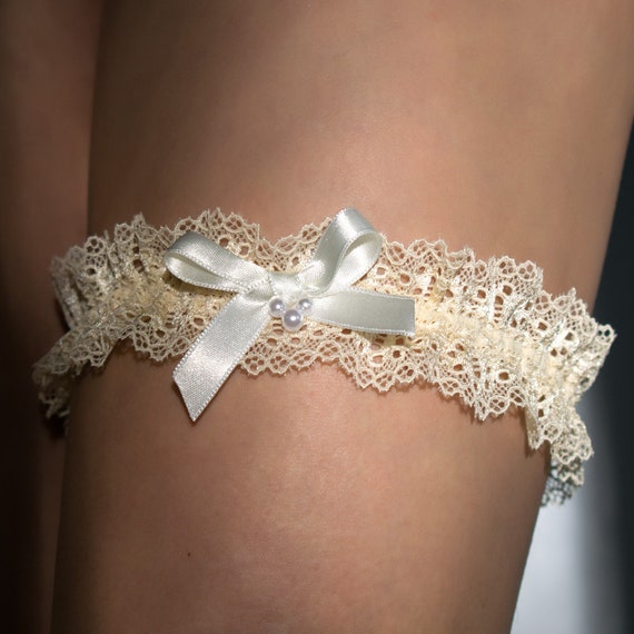 gift hen XS S M L XL Ivory and Pearl & Lace Bridal Wedding Garter Bride 