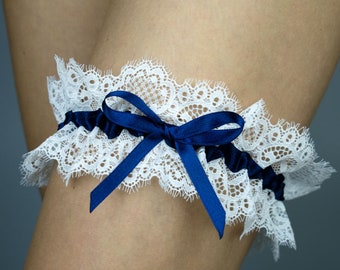 Blu marino giarrettiera da sposa lancia giarrettiera da sposa giarrettiera pizzo giarrettiera blu regalo di nozze blu navy pizzo bianco damigelle regalo doccia nuziale