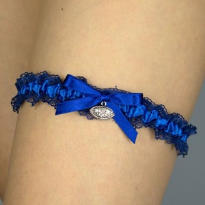 Liga de lanzamiento azul y negra, recuerdo de boda, novia, rugby, fútbol americano, liga de graduación, despedida de soltera, regalo de novia, regalo de boda