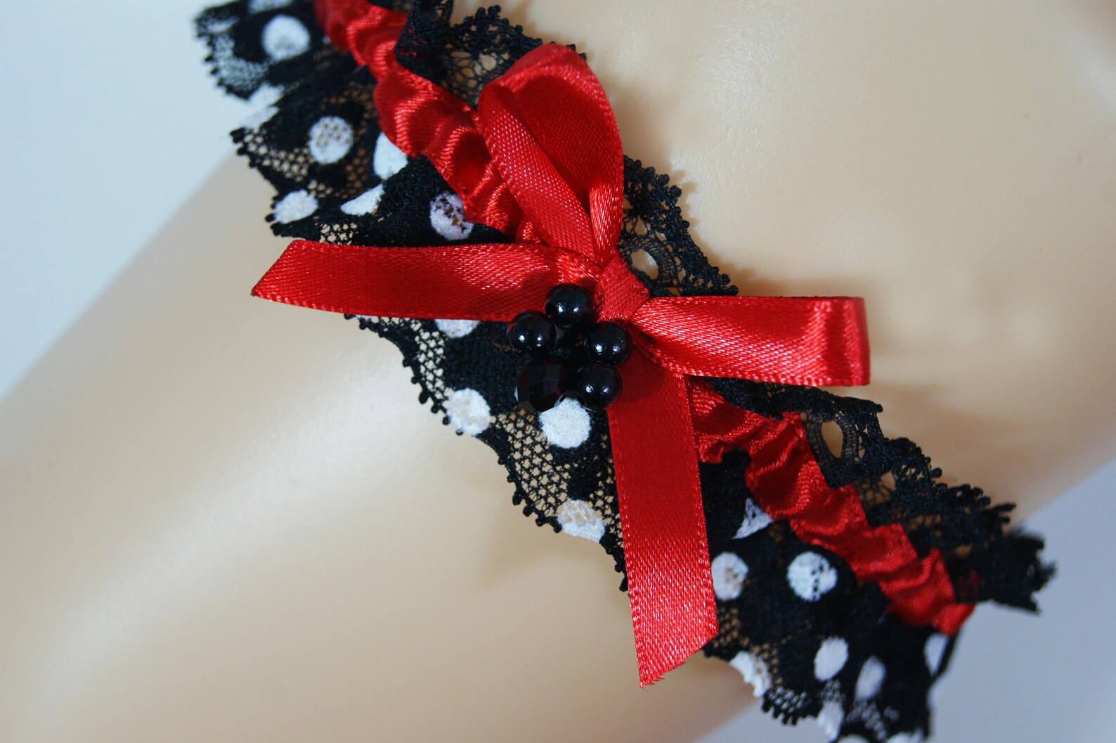 Garter Set Polka dots Betty Boop garter black white red | Etsy