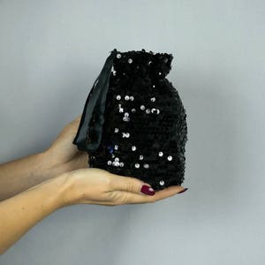 Elegante borsa con paillettes / borsa porta soldi / borsetta nera per abito da sposa, piccola borsa da sera, borsa in stile minimalista, borsa fatta a mano, borsa con paillettes