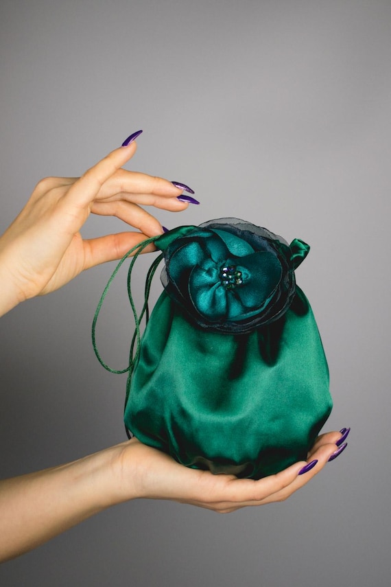 green emerald velvet dress Quentin Green Rhinestone Envelope Purse main image 1