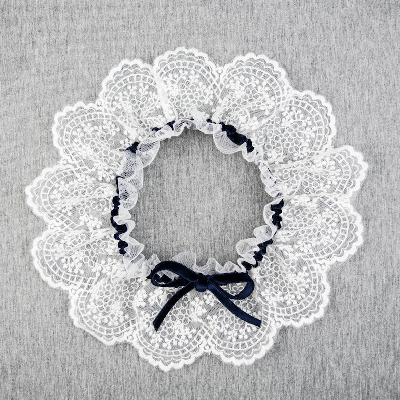 Velvet garter for your wedding venetian lace special occasion white blue navy blue Tossing garter