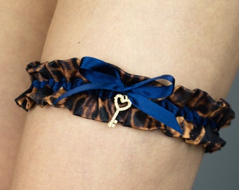 Giarrettiera con stampa animale, matrimonio, giarrettiera da ballo, giarrettiera da ballo, giarrettiera da ricordo sposa blu navy chiave dorata Tiger Leopard Strass