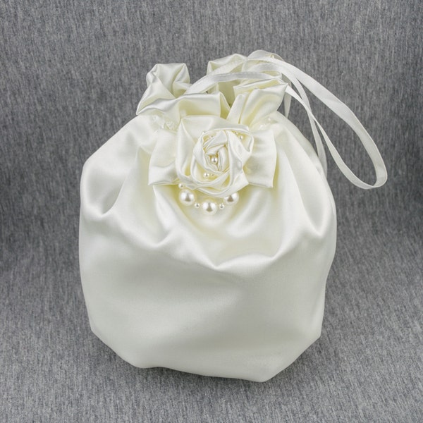 Élégant sac à main bracelet pour votre mariage, occasion spéciale, communion en satin et décoré de fleur IVORY ou blanc, bordeaux...