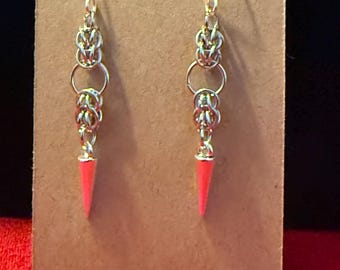 Byzantijnse geknoopte maliënkolderoorbellen met stekel- of zwaardbedels