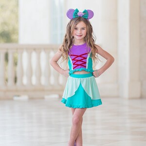 Conjunto da Ariel, roupa esportiva da Ariel, roupa de ginástica da Ariel, roupa esportiva de princesa, conjunto de princesa, vestido da Ariel, conjunto esportivo de sereia imagem 2