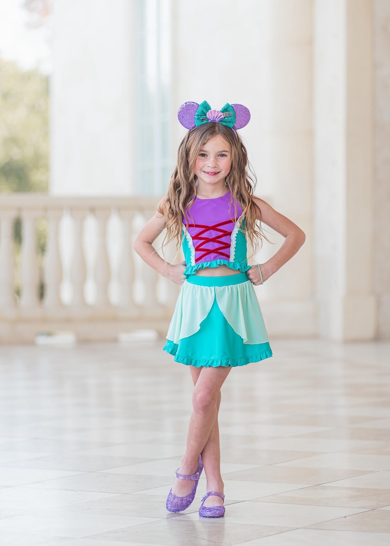 Conjunto da Ariel, roupa esportiva da Ariel, roupa de ginástica da Ariel, roupa esportiva de princesa, conjunto de princesa, vestido da Ariel, conjunto esportivo de sereia imagem 2