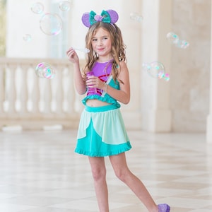 Conjunto da Ariel, roupa esportiva da Ariel, roupa de ginástica da Ariel, roupa esportiva de princesa, conjunto de princesa, vestido da Ariel, conjunto esportivo de sereia imagem 1