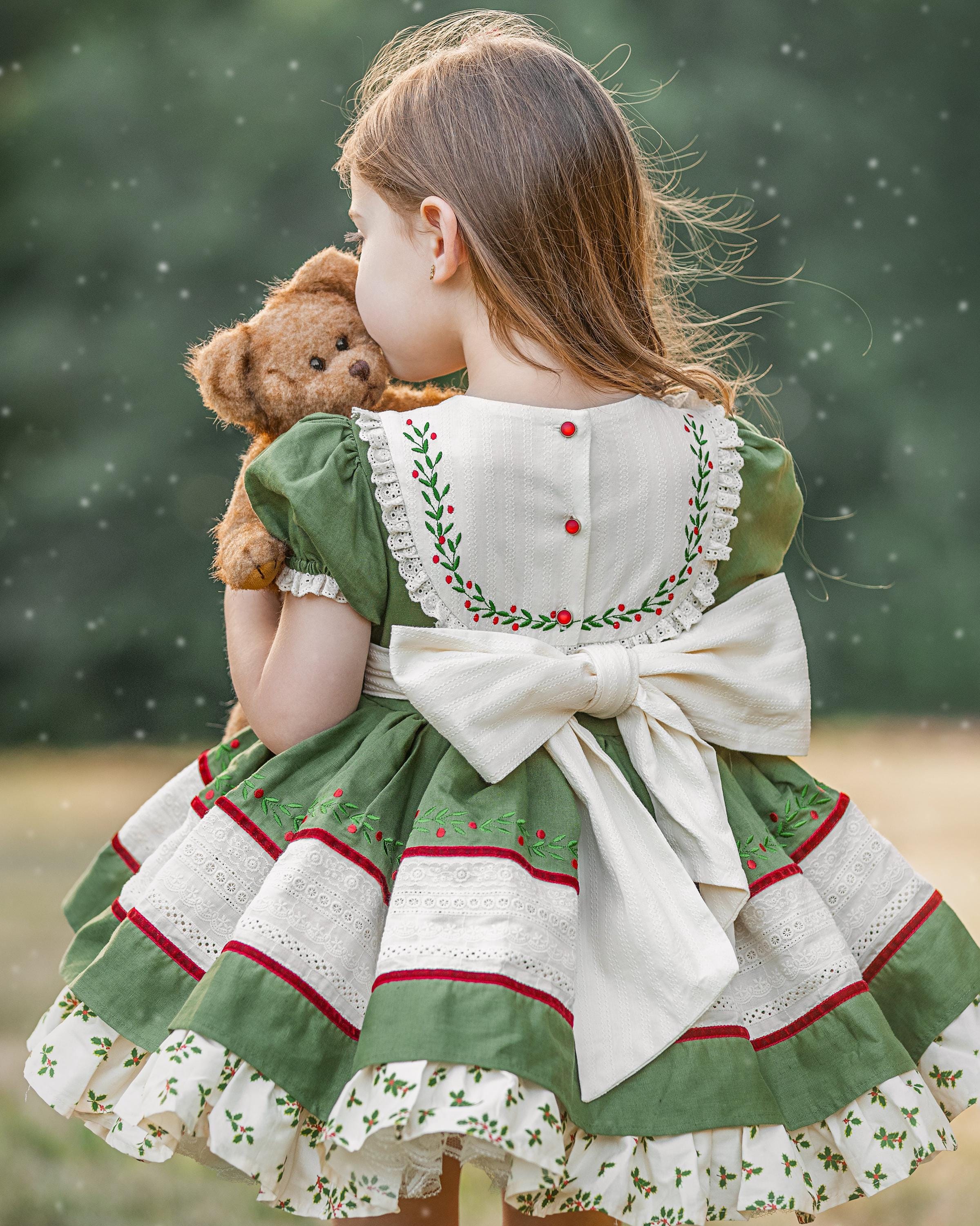 Girls Christmas Dress, Holly Dress, Girls Holiday Dress, Vintage Christmas Dress, Poofy Christmas Dress, Green Christmas Dress