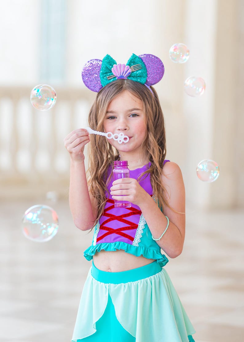 Conjunto da Ariel, roupa esportiva da Ariel, roupa de ginástica da Ariel, roupa esportiva de princesa, conjunto de princesa, vestido da Ariel, conjunto esportivo de sereia imagem 3