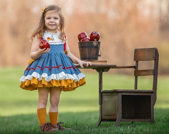 Back to School Dress, First day of school dress, Vintage Back To school dress, school dress, school pictures dress, apple dress