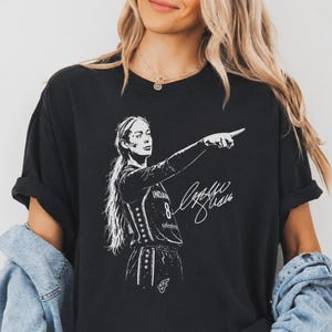 Comfort Colors Sophie Cunningham Shirt, Female Athlete Graphic Tee, Retro Basketball Fan Shirt, Distressed Sports Shirt, Game Day Apparel