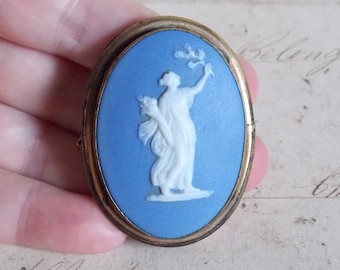 Large Oval Antique Blue and White Wedgwood Jasperware Neoclassical Style Cameo Brooch c1920 (not stamped)