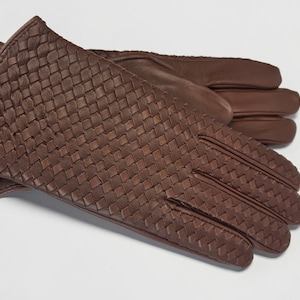 woven leather gloves with intrecciato texture, genuine sheepskin lining and smooth palm.