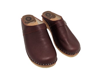 burgundy clogs