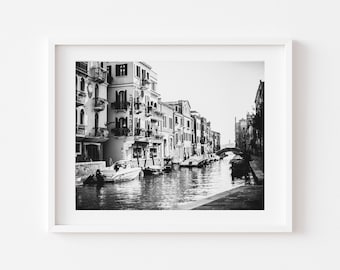 Impresión fotográfica de canales de Venecia, fotografía de viajes en blanco y negro (descarga digital)