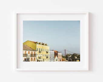 Impresión de Lisboa, Portugal, fachadas en tonos pastel, fotografía de viajes (descarga digital)
