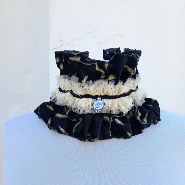 Velvet circus collar / renaissance velvet ruffle collar / neck ruff women collar