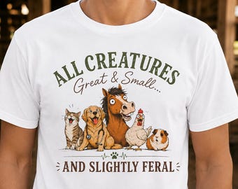 Camiseta "Todas as Criaturas Pequenas e Ligeiramente Selvagens" | Camiseta com Ilustração de Animais